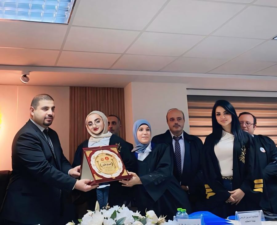 إسلام التلاحمة تحصد المركز الأول فلسطينيًا في مسابقة المرافعات الصورية لنقابة المحامين